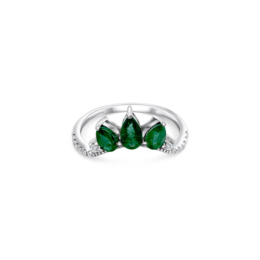 Pear shape emerald trilogy ring, emerald and diamond ring, pear cut gemstone ring, emerald and diamond trilogy ring, pear shaped gemstone ring.