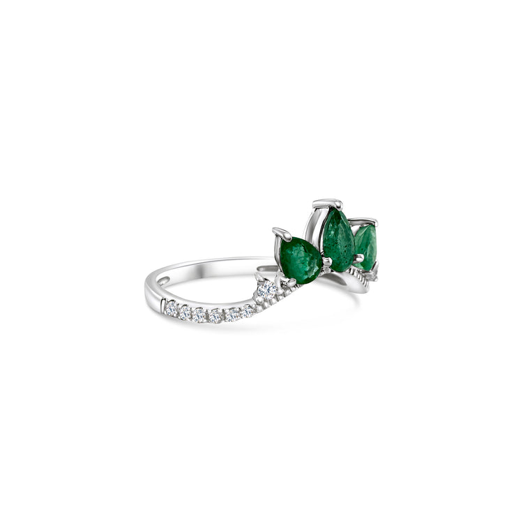 Pear shape emerald trilogy ring, emerald and diamond ring, pear cut gemstone ring, emerald and diamond trilogy ring, pear shaped gemstone ring.