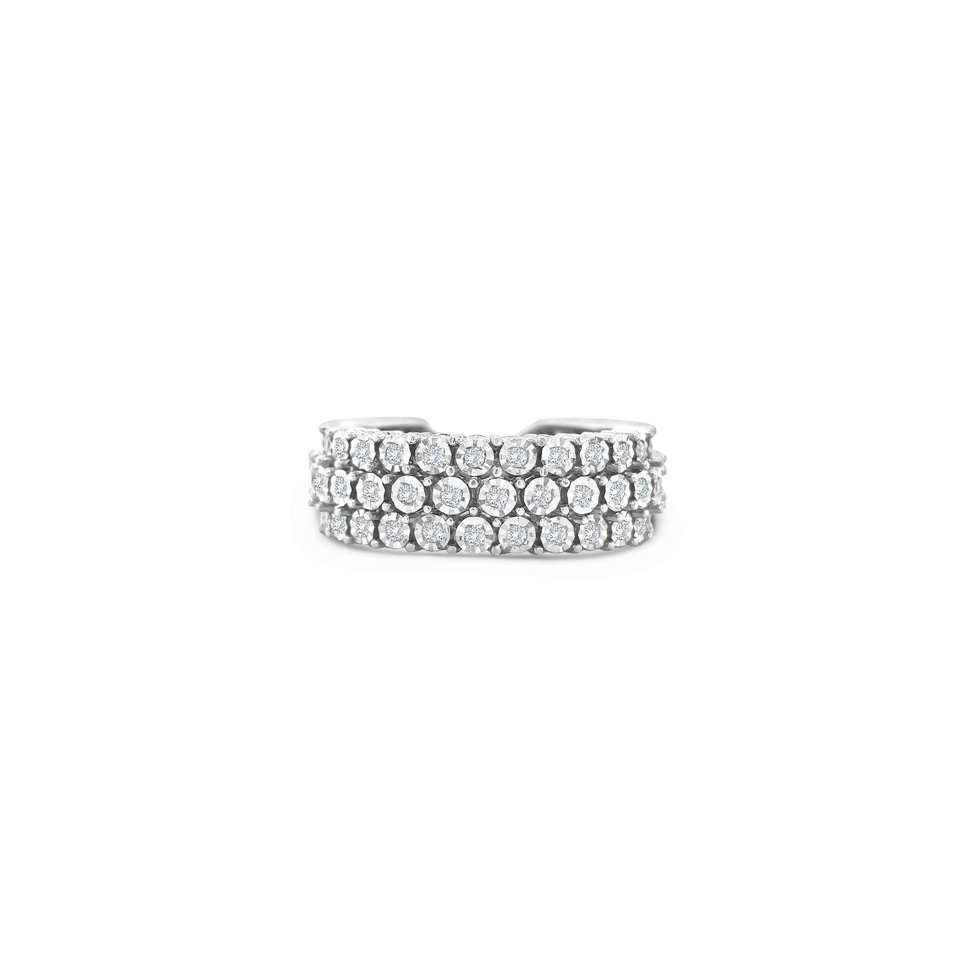 "Round Brilliant Cut Diamond Illusion Ring," "Diamond Illusion Ring," "Fine Jewelry," "Luxury Ring," "Fashion Ring," "Sparkling Diamond Ring," "Statement Ring," "Elegant Jewelry," "Special Occasion Ring," "Diamond Jewelry," "Timeless Jewelry," "Handcrafted Ring," "Unique Diamond Ring," "Round Cut Diamond Ring," "Classic Illusion Ring."