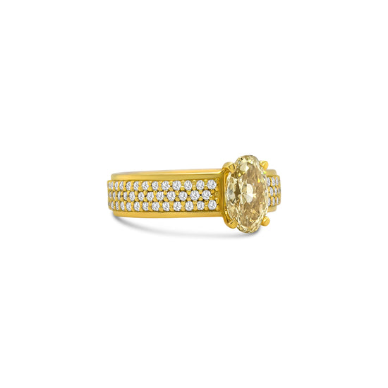 Oval and round brilliant diamond band with alternating stones, Elegant mixed shape diamond band featuring oval and round cuts, Unique wedding band with oval and round brilliant diamonds, Sparkling oval and round diamond eternity band, Delicate band with alternating oval and round brilliant diamonds, White gold diamond band with oval and round brilliant stones, Classic oval and round brilliant diamond ring design