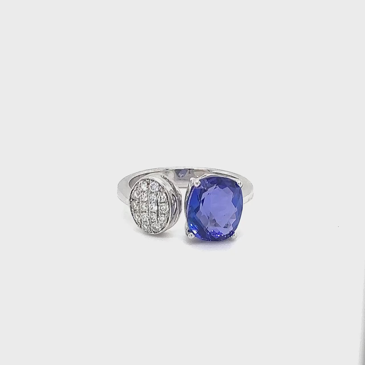 Cushion shaped Tanzanite & Diamond Ring, Cushion Tanzanite Ring, Diamond Ring, Tanzanite and Diamond Jewelry, Gemstone Ring, Statement Ring, Luxury Jewelry, Fine Jewelry, Cushion Cut Gemstone Ring, Tanzanite Engagement Ring, Diamond Accent Ring, Blue Gemstone Ring