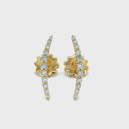 Round Brilliant, Graduating Diamond, Stud Earrings, Jewelry, Fashion, Accessories, Fine Jewelry, Women's Fashion, Diamond Earrings, Luxury Jewelry. Round Brilliant, Graduating Diamond, Stud Earrings, Jewelry, Fashion, Accessories, Fine Jewelry, Women's Fashion, Diamond Earrings, Luxury Jewelry.