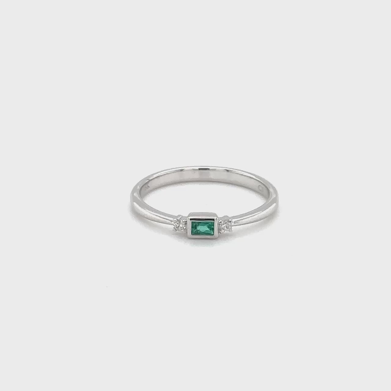 Emerald and Diamond Trilogy Ring, Three Stone Emerald and Diamond Ring, Emerald and Diamond Engagement Ring, Trilogy Ring with Emerald and Diamonds, Emerald and Diamond Anniversary Ring, Vintage Emerald and Diamond Ring, Emerald and Diamond Ring in Gold.
